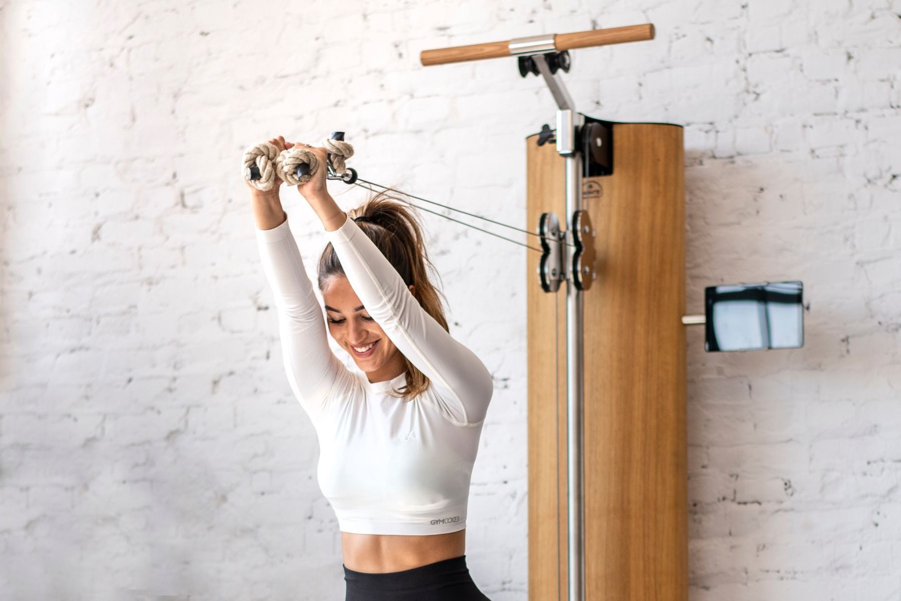 Cable top resistance machine